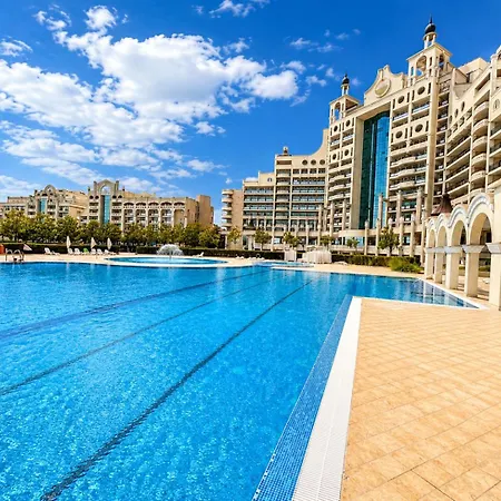 Sunset Resort- First Line & Pool - Private Ap *